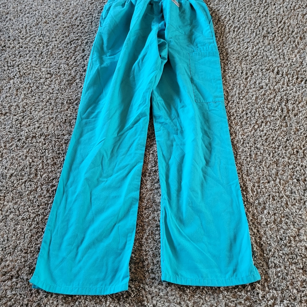 UA scrub pants